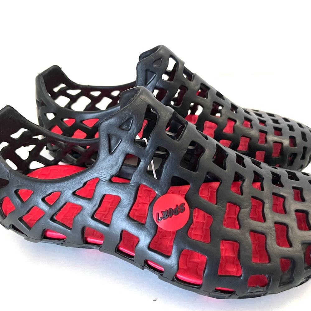 NWT Water Shoes Black Red River Beach Garden Boat Shoe Non Slip Lightweight Sz 7 - Picture 3 of 11